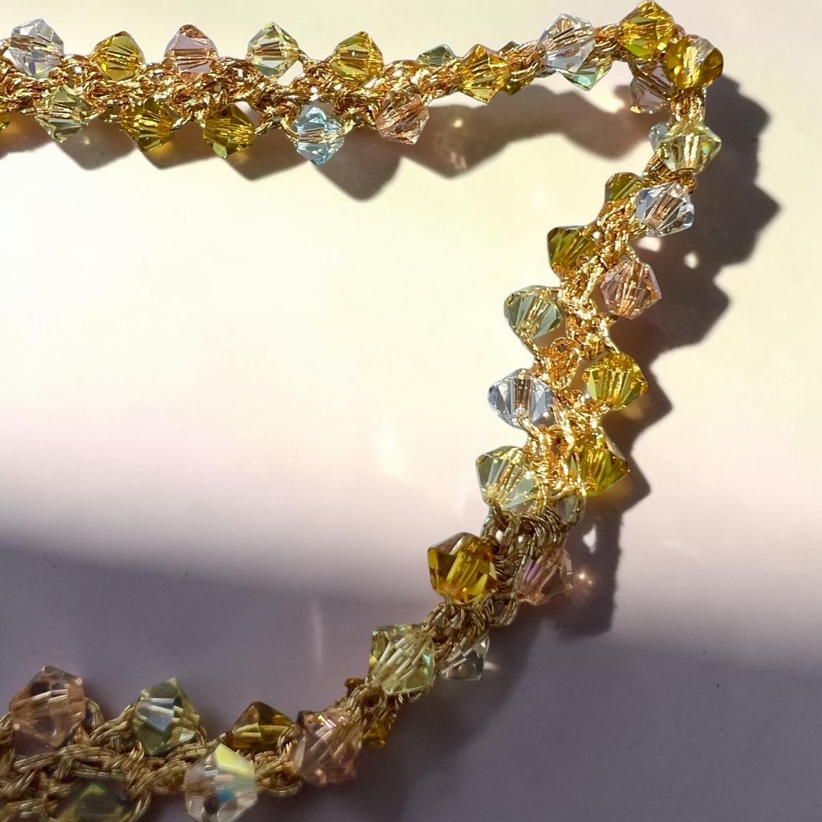 Mediterranean Bloom – Sicilian Ceramic Pendant & Pearl Crochet Necklace